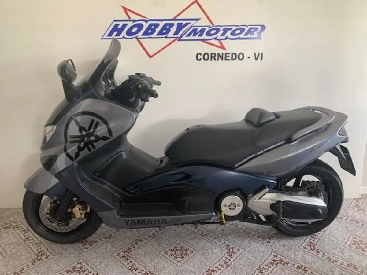 Yamaha T-Max 500 (2004 - 07) (6)