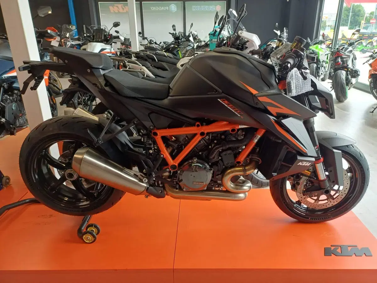 KTM 1390 Super Duke R (2024 - 26) (2)