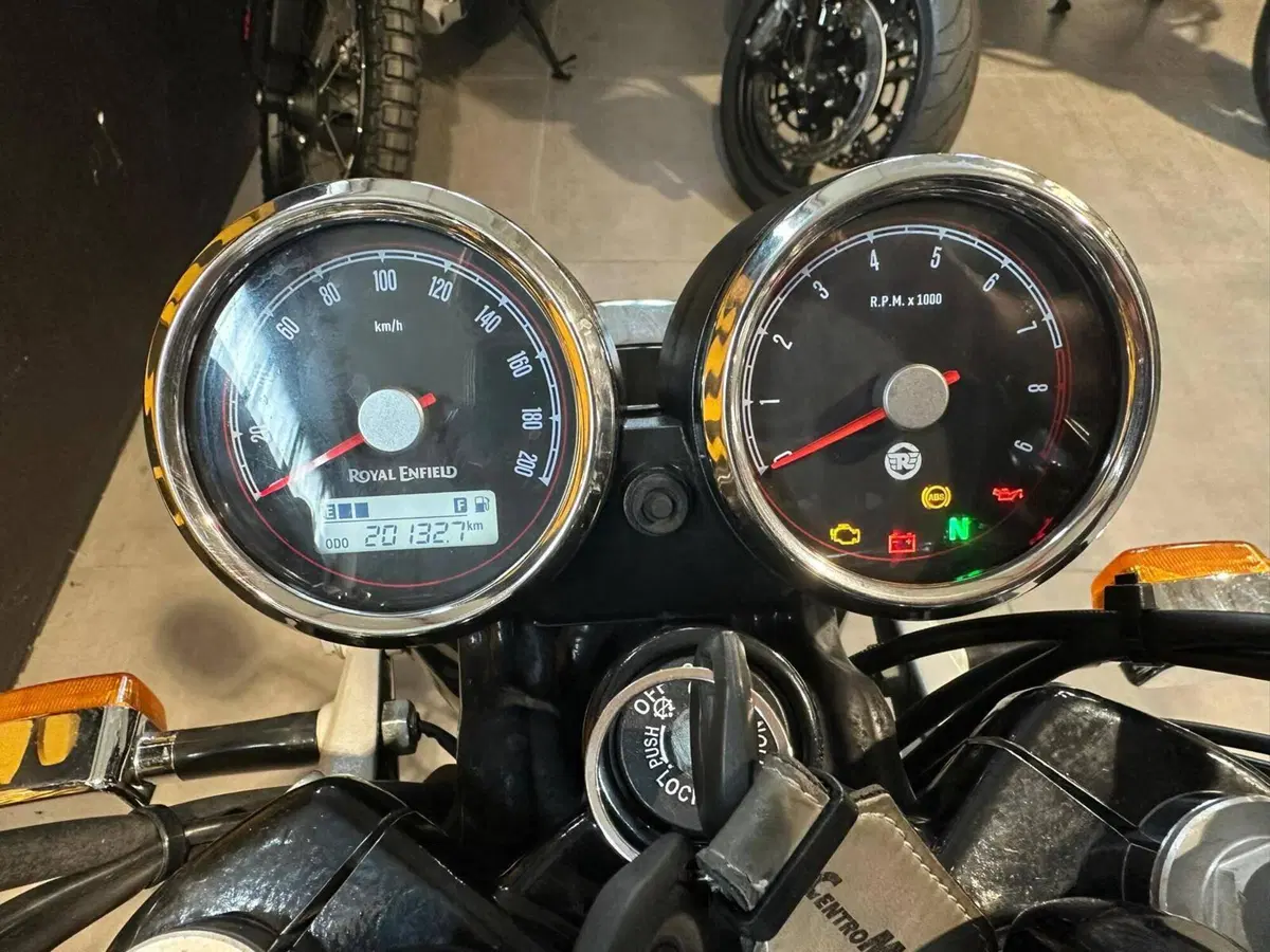 Royal Enfield Interceptor 650 (2021 - 26) (6)