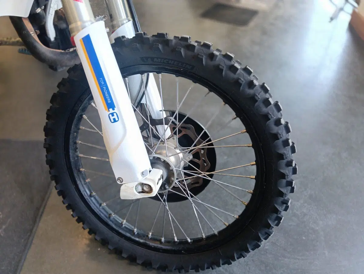 Husqvarna FE 350 (2025) (4)
