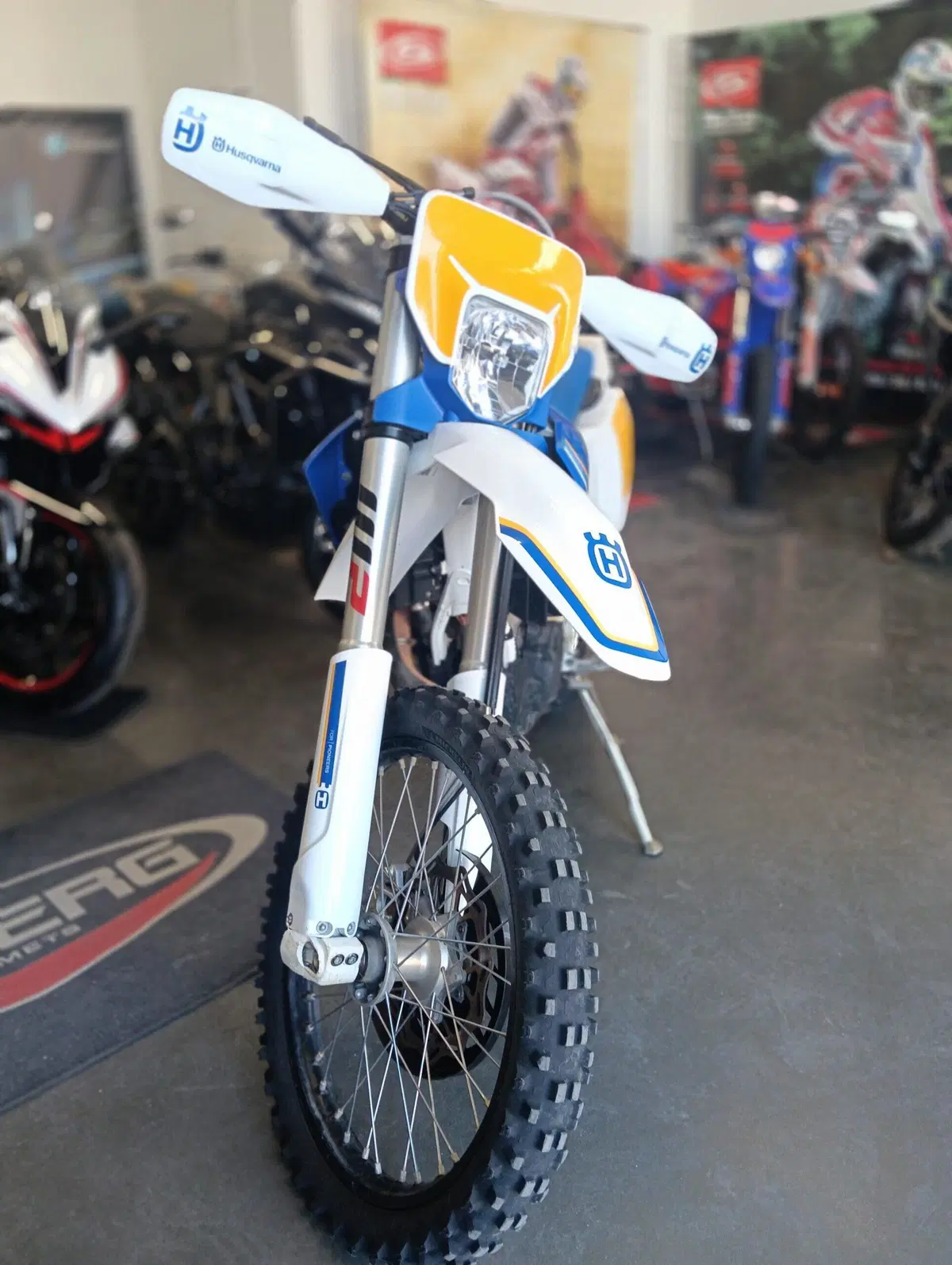 Husqvarna FE 350 (2025) (8)
