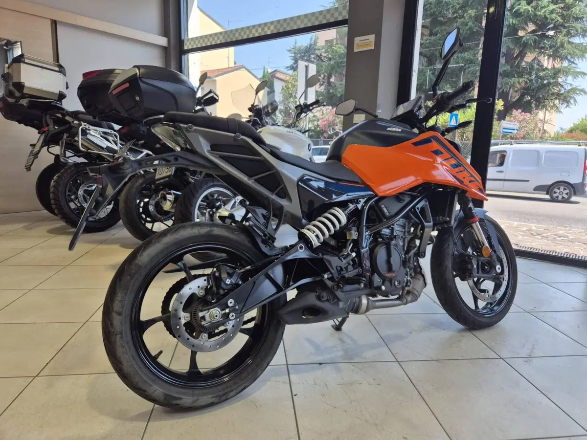 KTM 125 Duke (2024 - 25) (3)