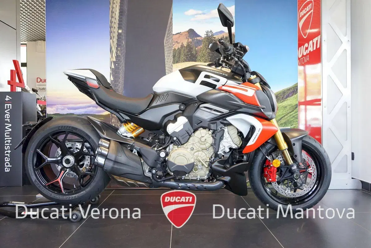 Ducati Diavel V4 RS (2026)