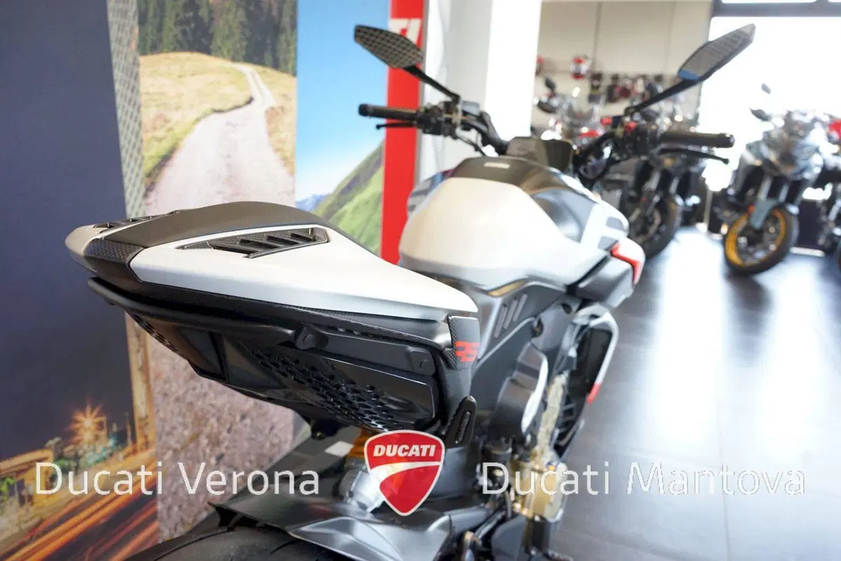 Ducati Diavel V4 RS (2026) (18)