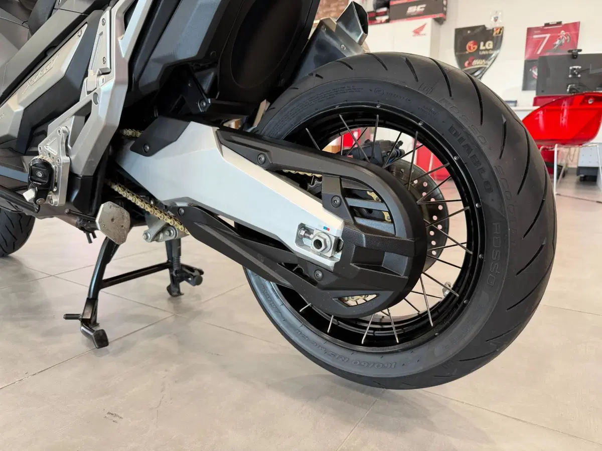 Honda X-ADV 750 (2017) (15)