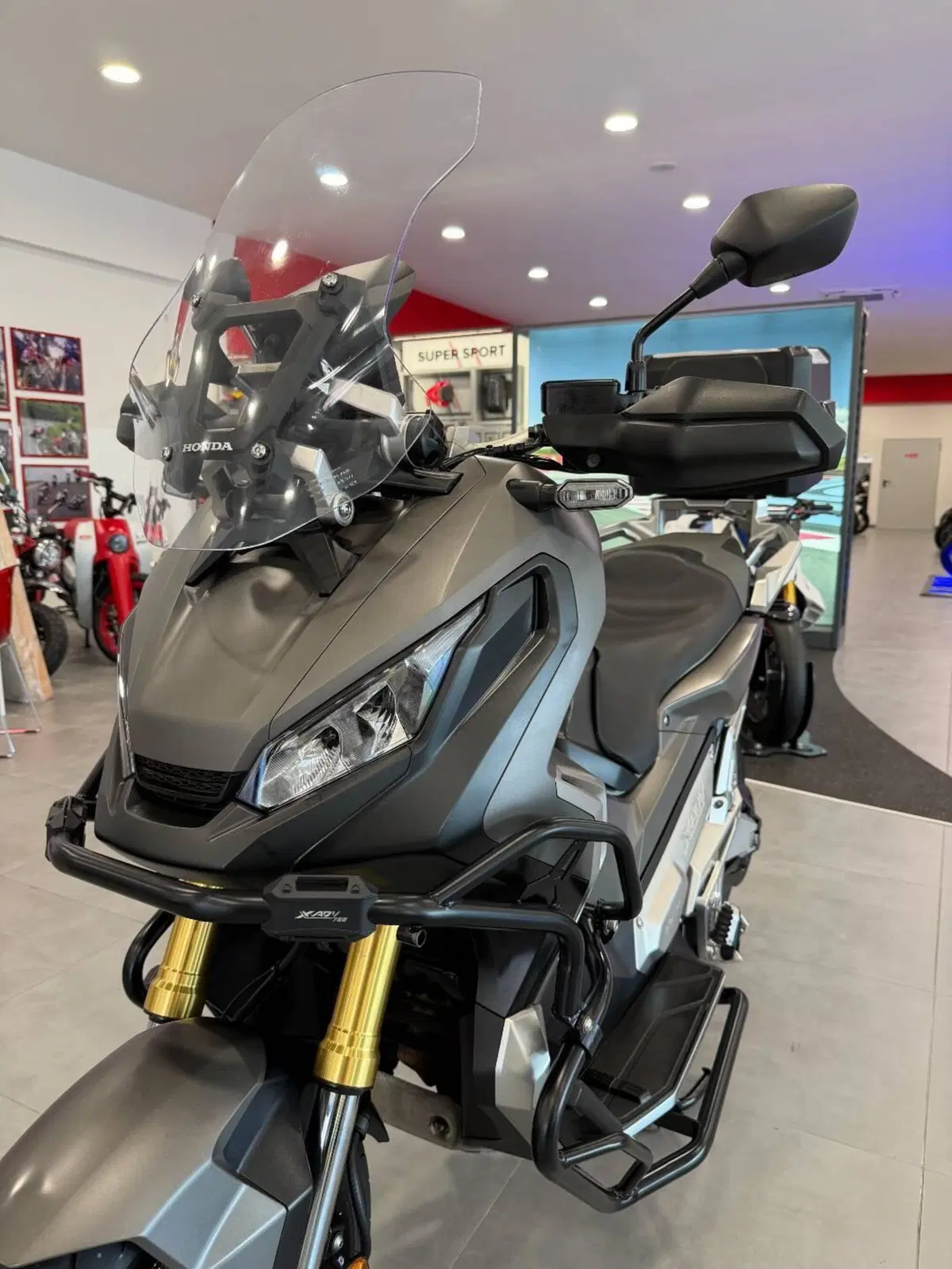 Honda X-ADV 750 (2017) (3)