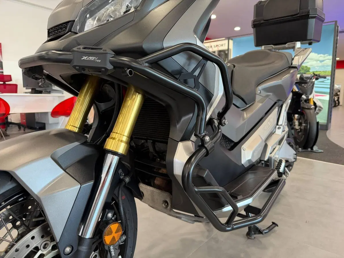Honda X-ADV 750 (2017) (2)