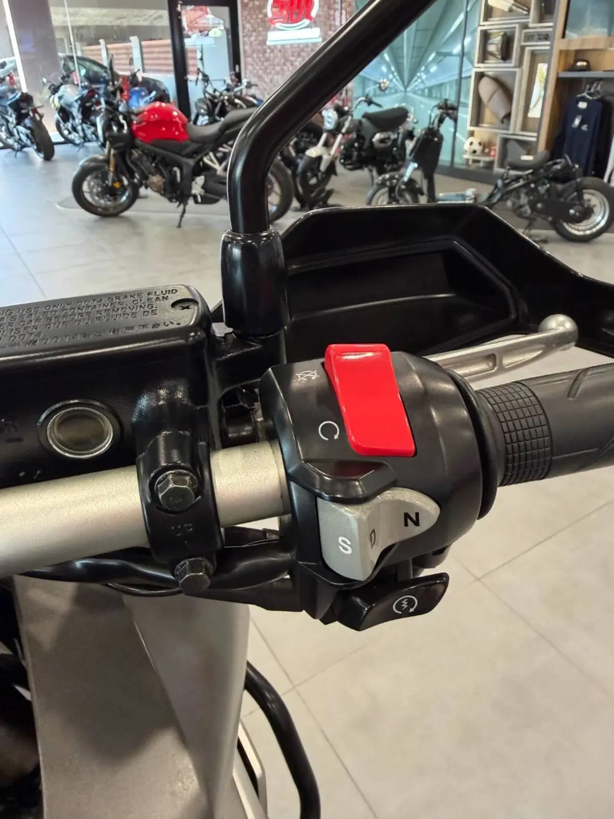 Honda X-ADV 750 (2017) (11)