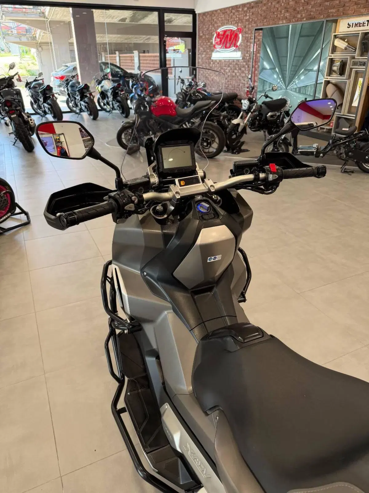 Honda X-ADV 750 (2017) (9)