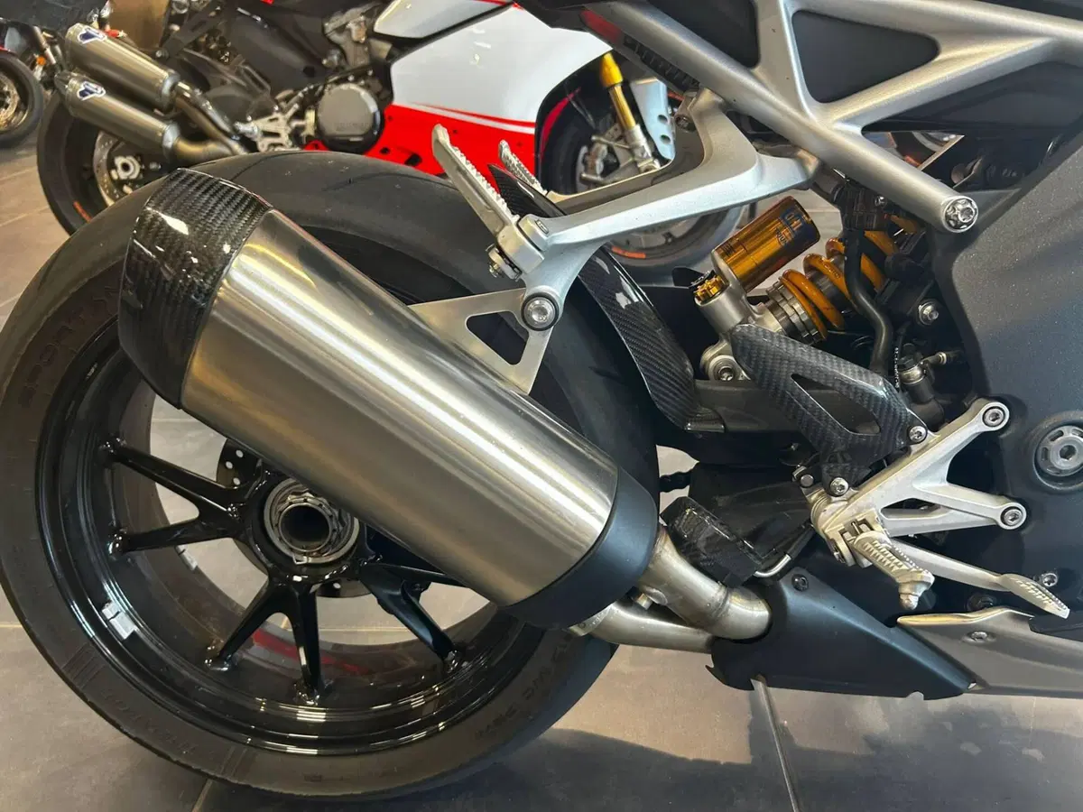 Triumph Speed Triple 1200 RS (2021 - 24) (6)