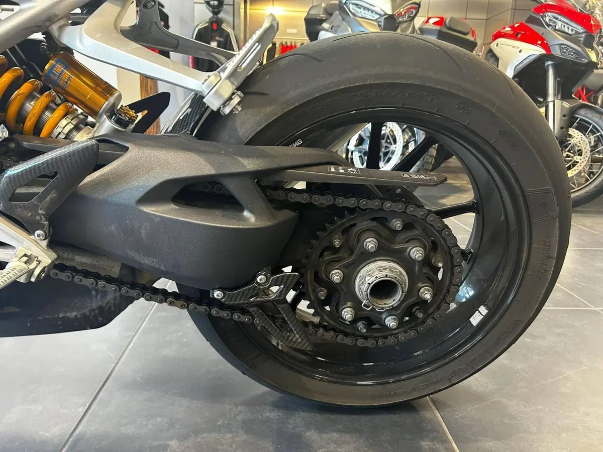 Triumph Speed Triple 1200 RS (2021 - 24) (9)
