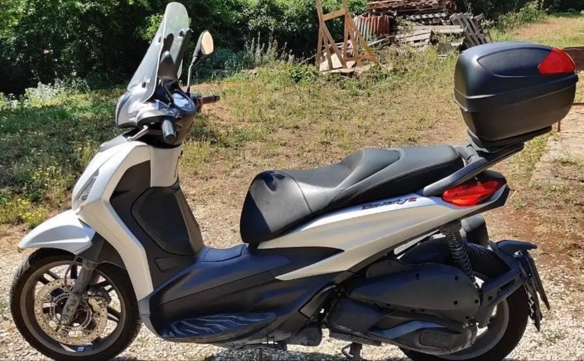 Piaggio Beverly 300 S ABS-ASR (2021 - 25) (5)