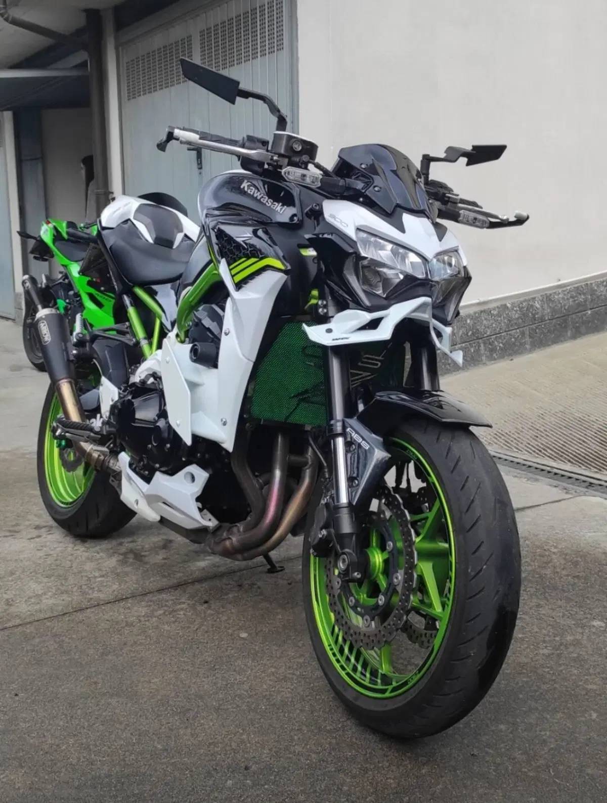 Kawasaki Z 900 (2021 - 24) (2)