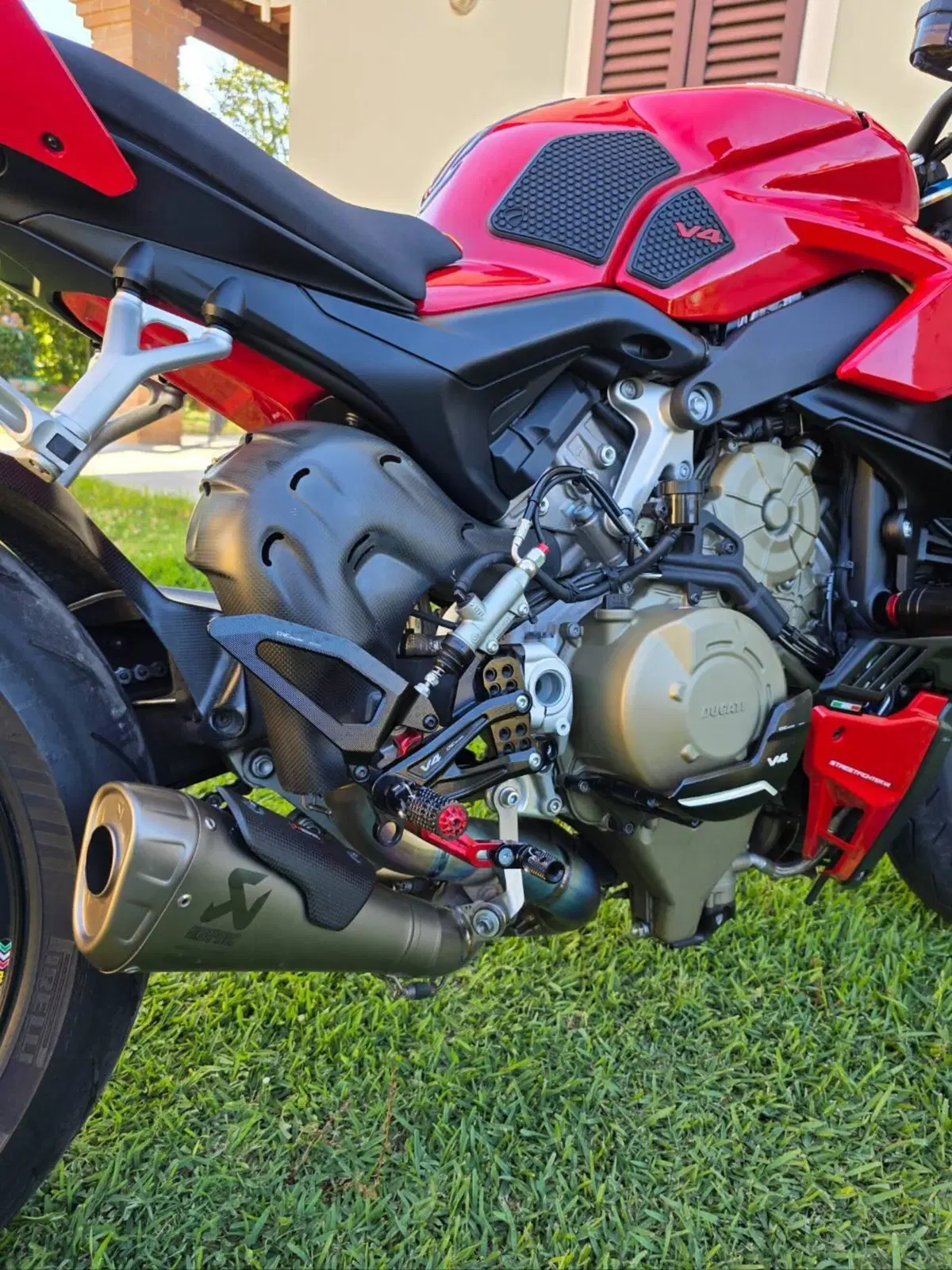 Ducati Streetfighter V4 1100 S (2021 - 22) (3)