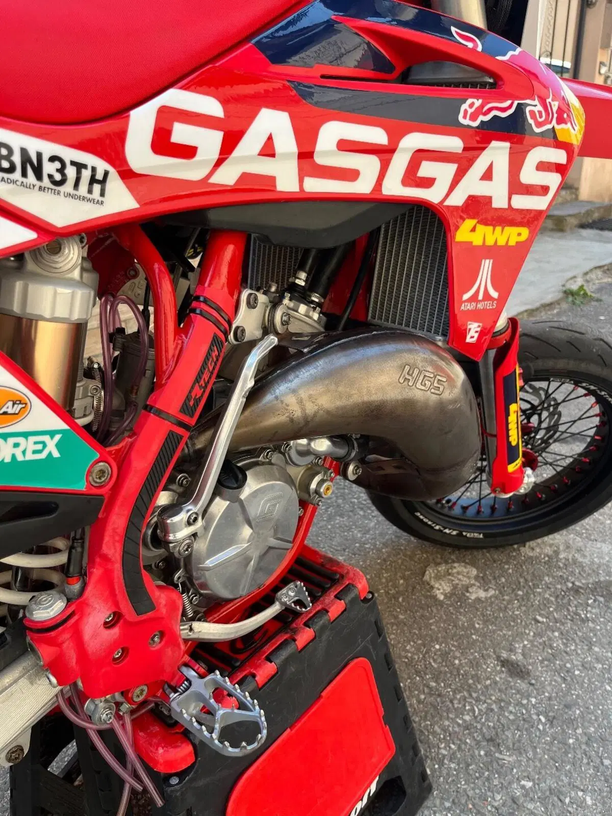GASGAS MC 125 (2021) (2)