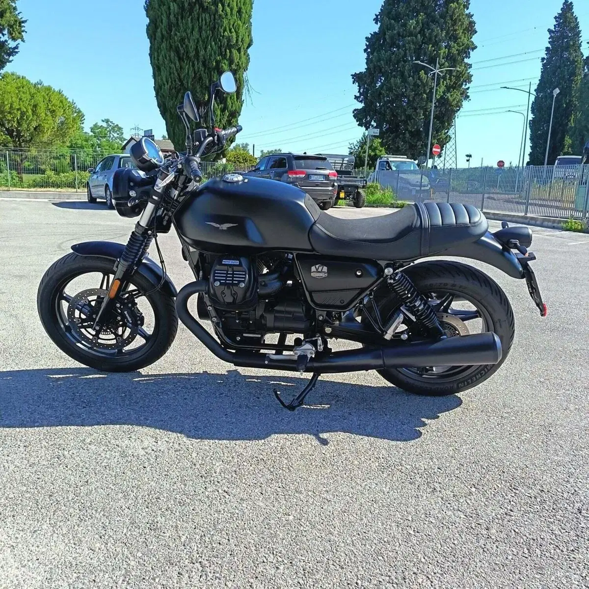 Moto Guzzi V7 Stone (2021 - 24) (6)
