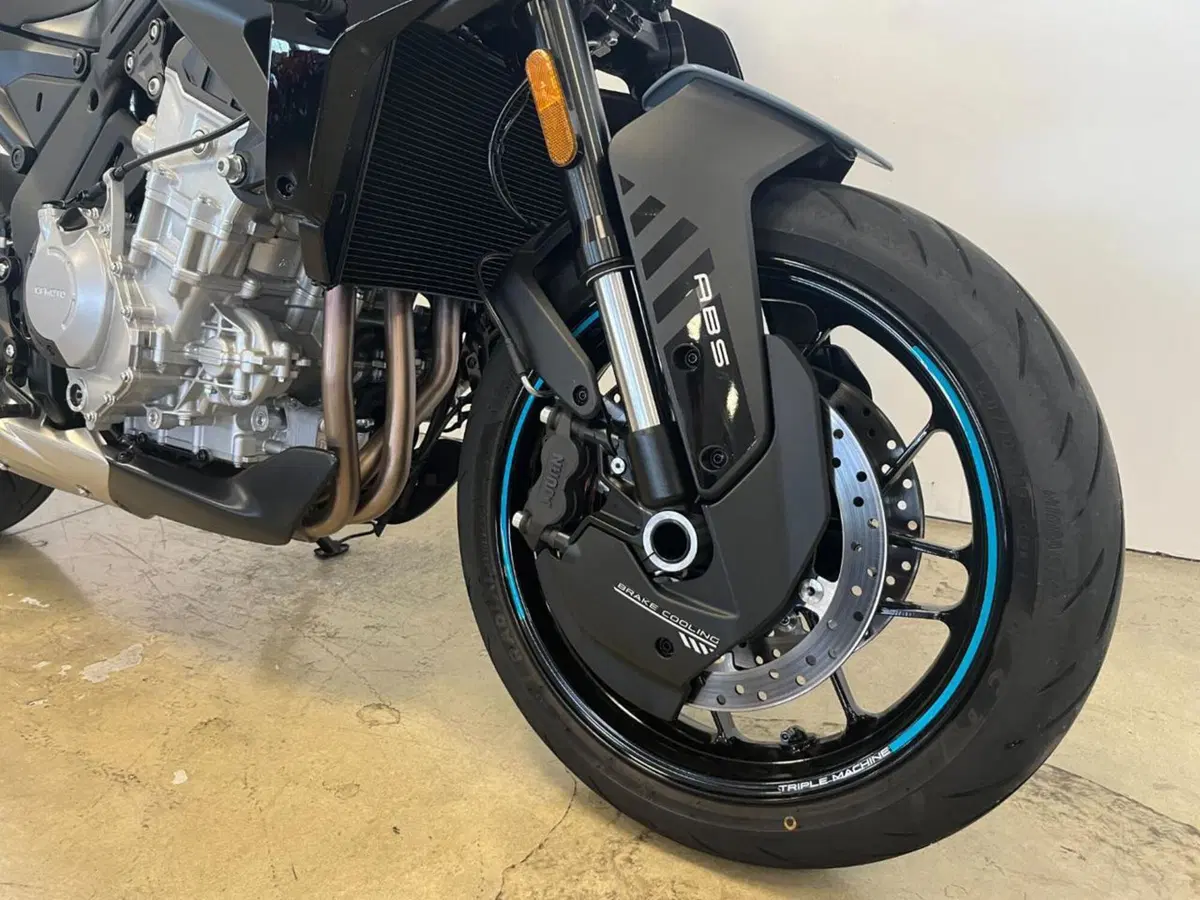 CFMOTO 675NK (2025 - 26) (4)