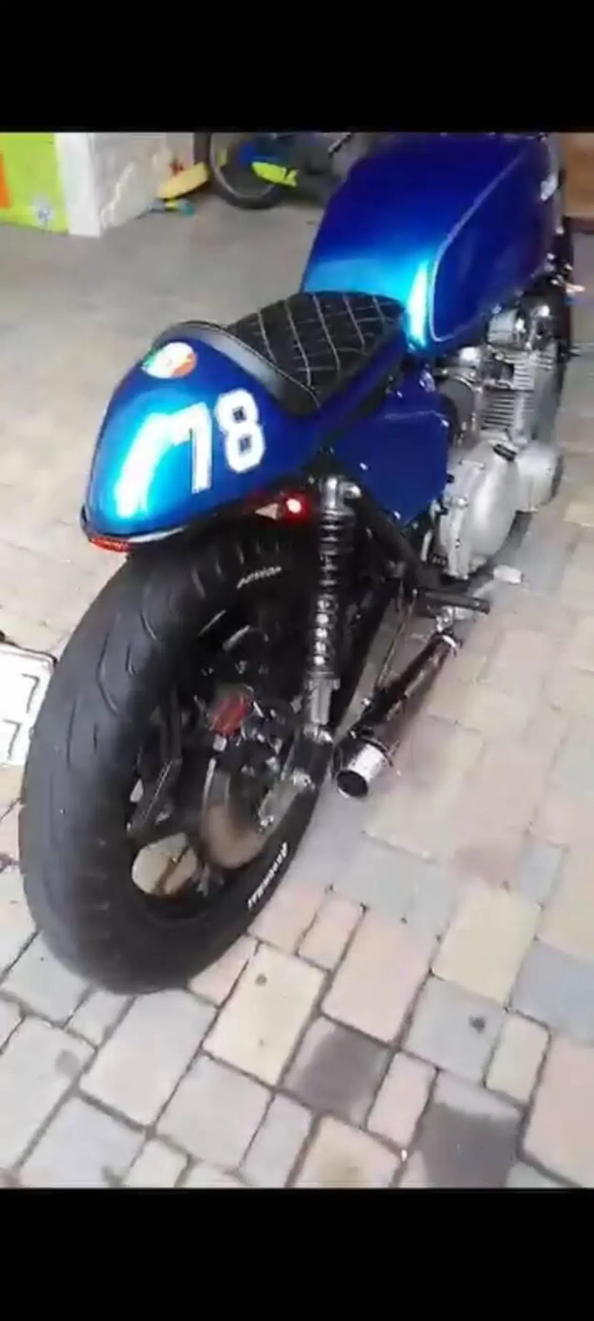 Suzuki Gse (9)