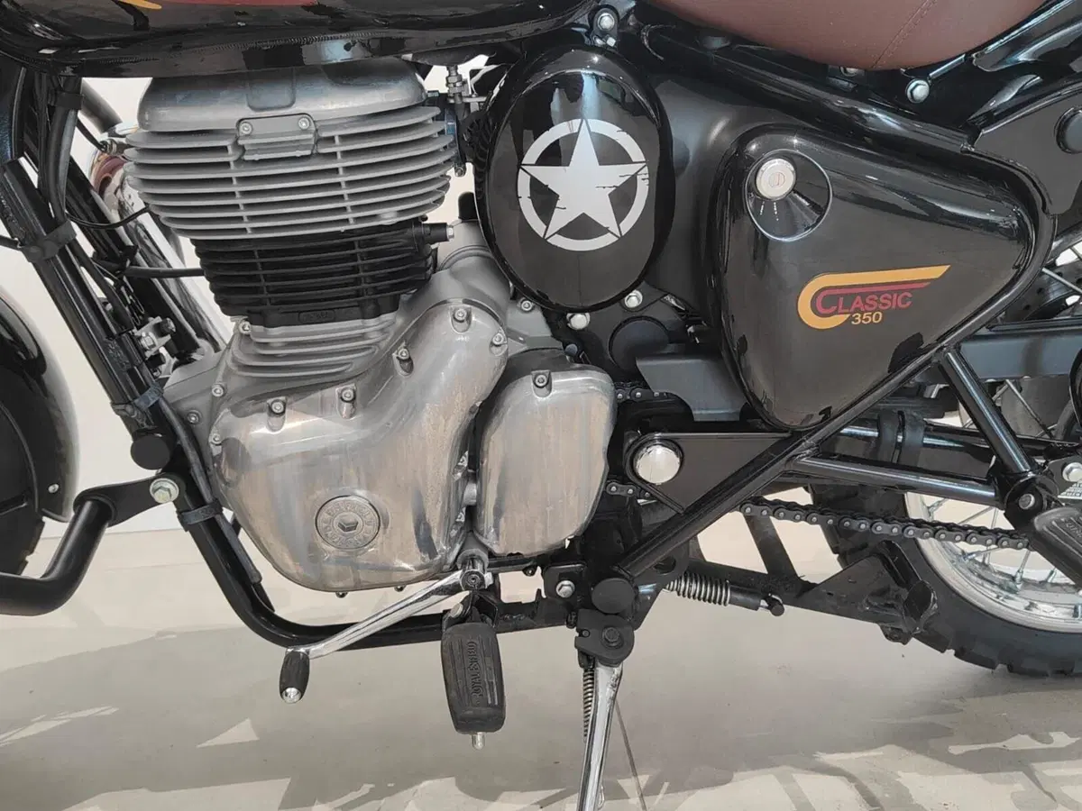 Royal Enfield Classic 350 (2021 - 26) (19)