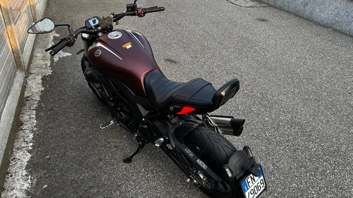 Benelli 502 C (2021 - 25) (2)