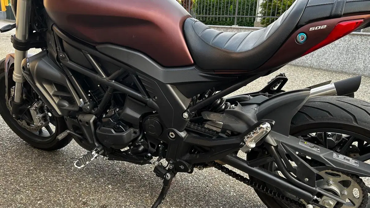 Benelli 502 C (2021 - 25) (3)