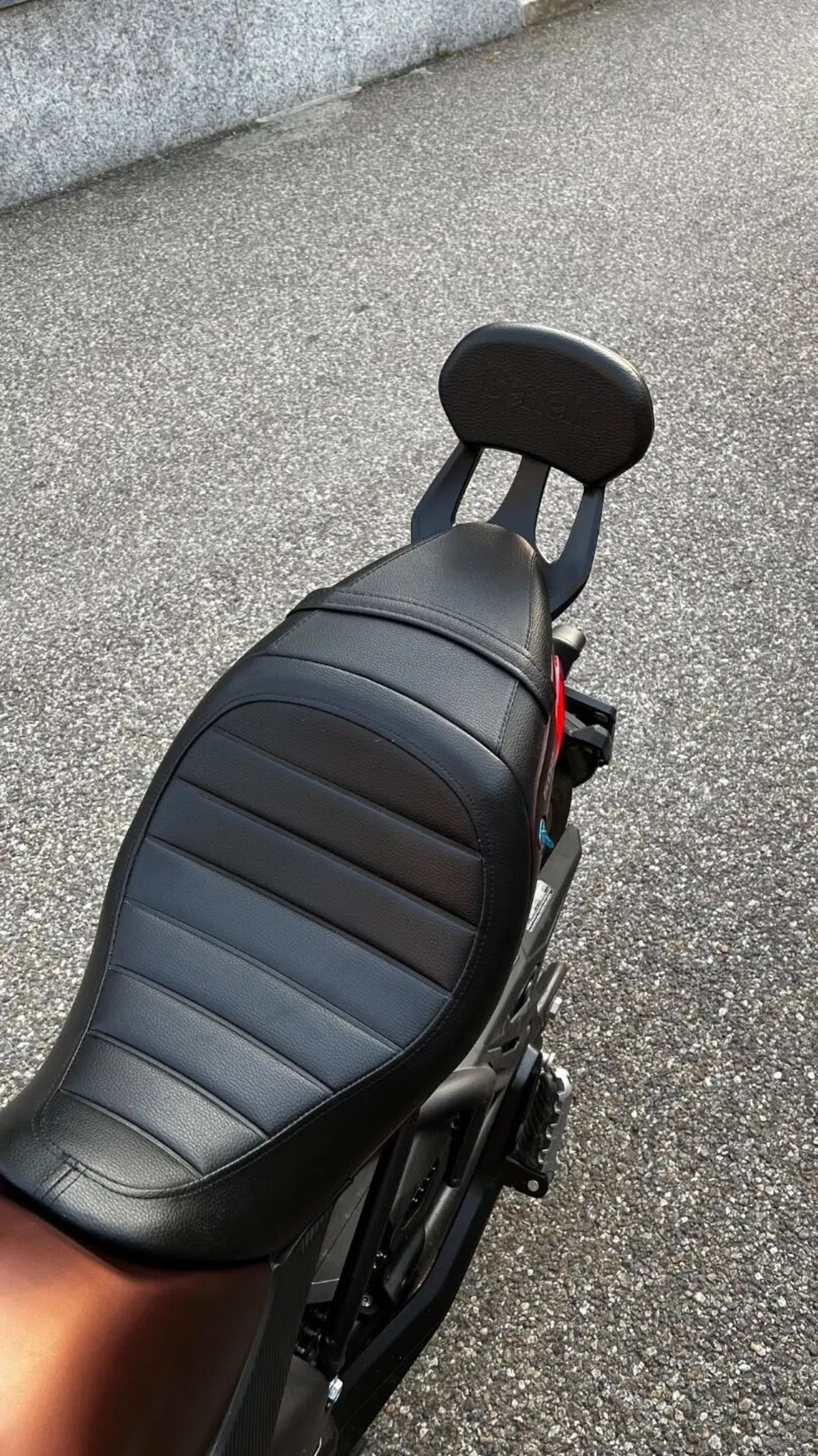 Benelli 502 C (2021 - 25) (7)