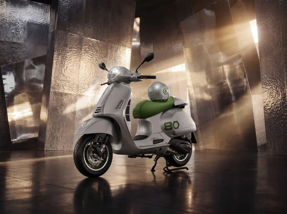 Vespa presenta Edizione Ottantesimo, tiratura limitata (2)