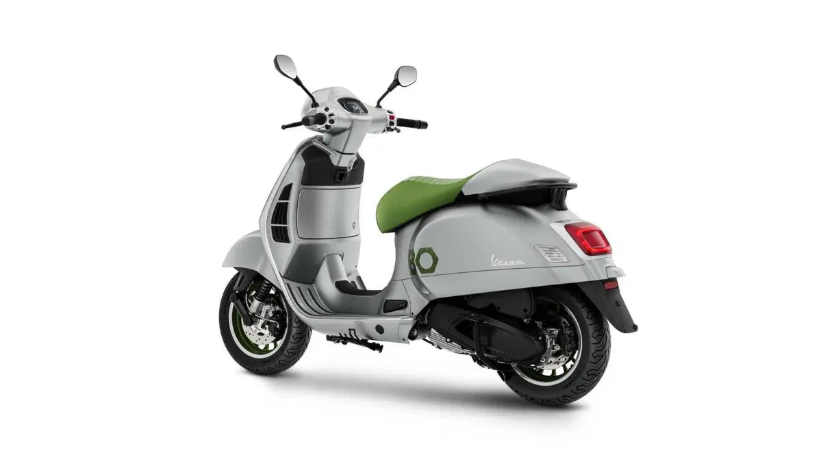 Vespa presenta Edizione Ottantesimo, tiratura limitata (8)