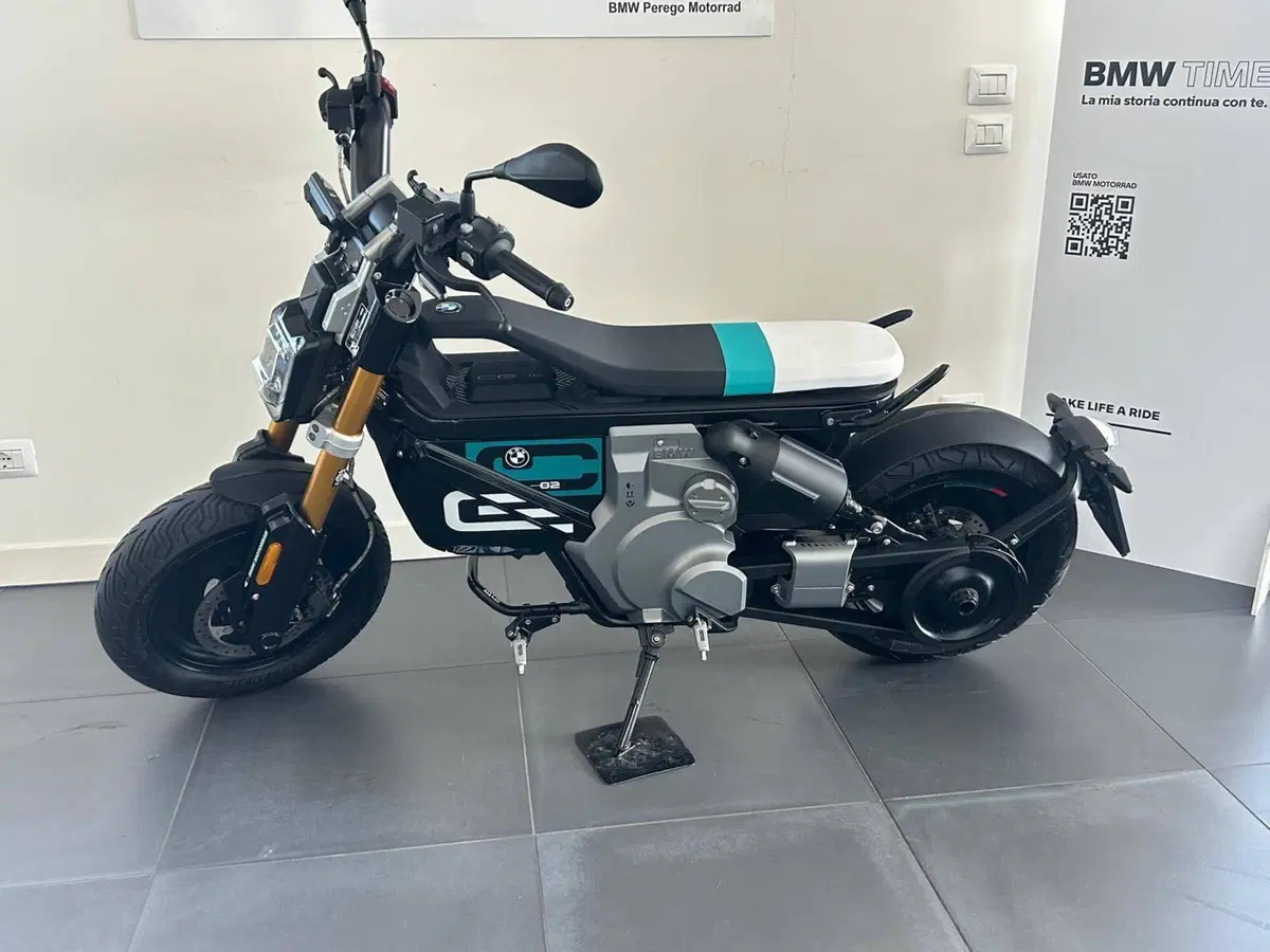 Bmw CE 02 (2024 - 26) (4)