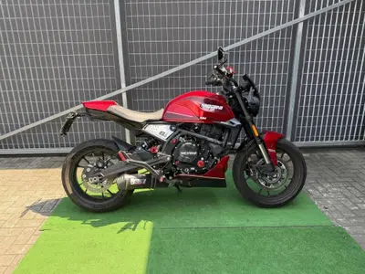 Moto Morini SEIEMMEZZO STR (2022 - 26) usata