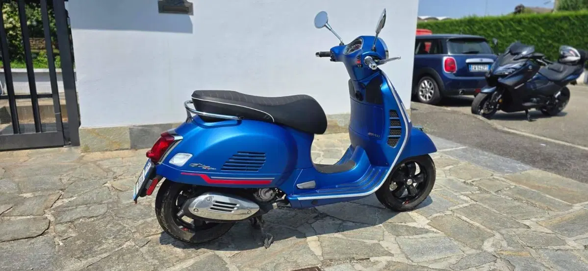 Vespa GTS 300 Super Sport Hpe (2021 - 22) (2)