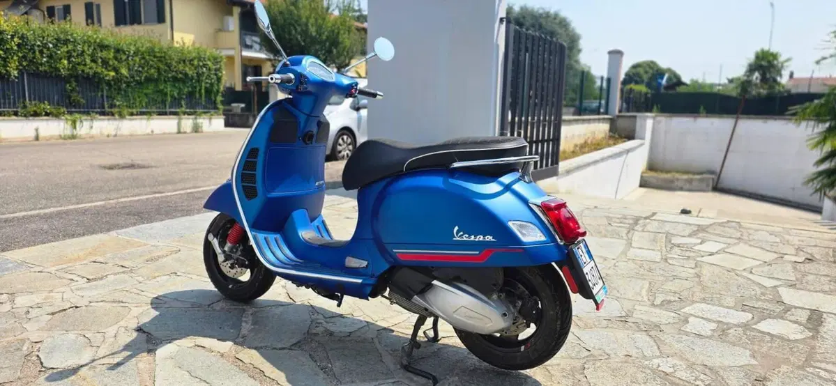 Vespa GTS 300 Super Sport Hpe (2021 - 22) (4)