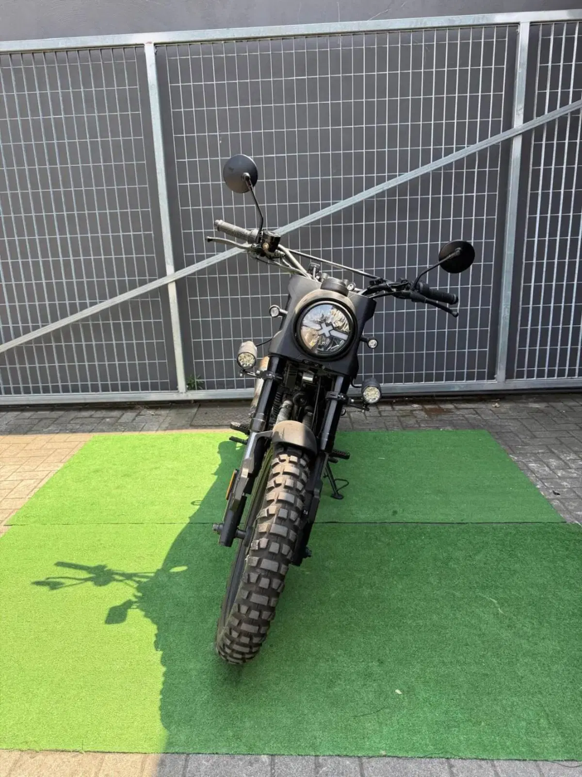 Brixton Motorcycles Glanville 250 X (2018 - 19) (4)