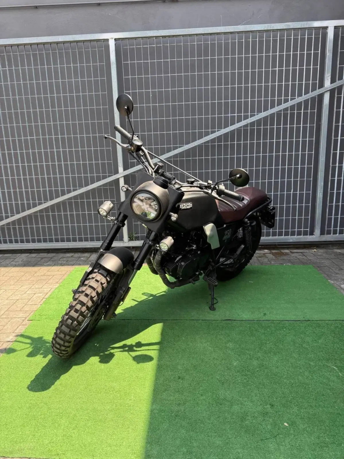 Brixton Motorcycles Glanville 250 X (2018 - 19) (5)