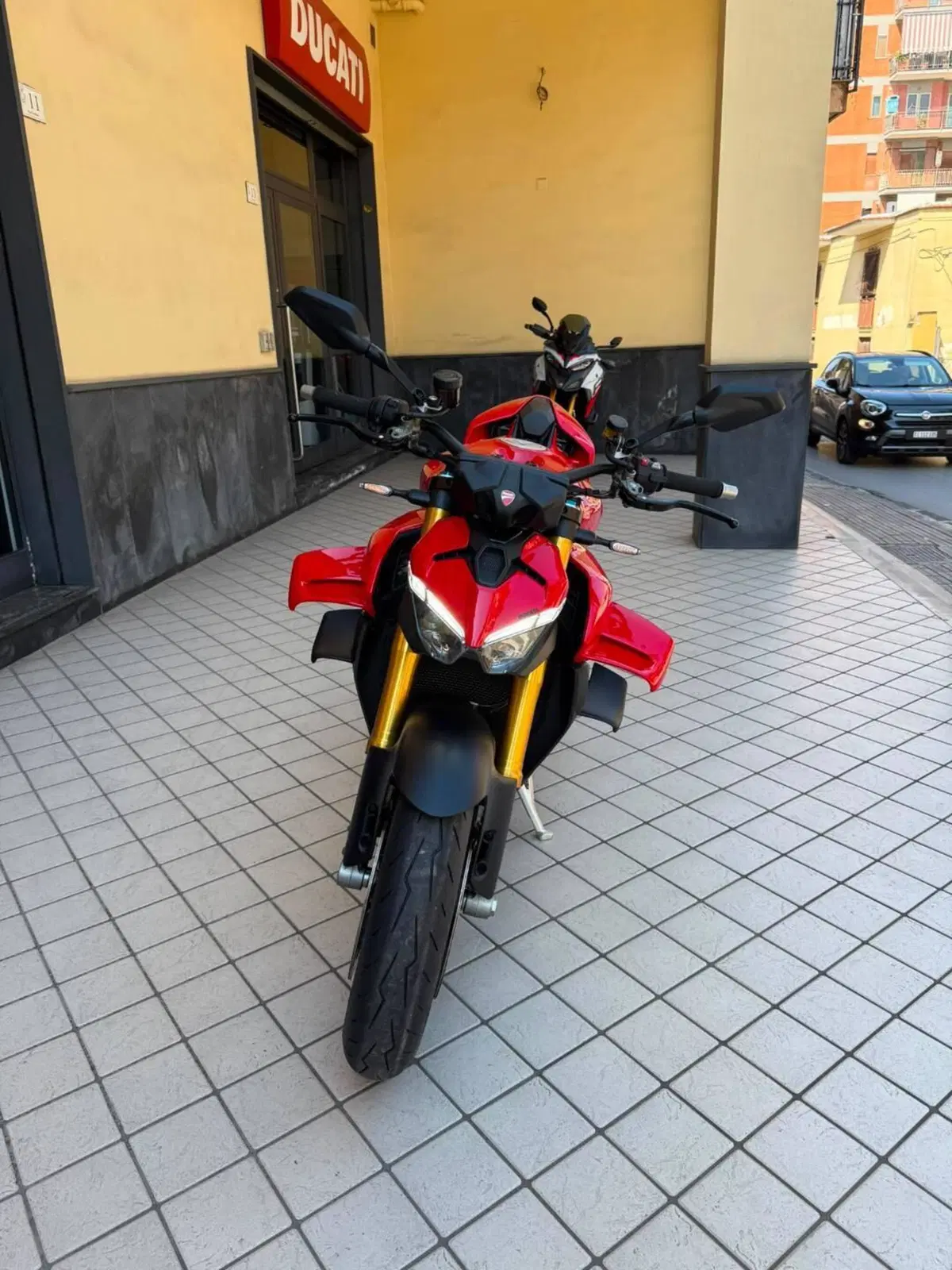Ducati Streetfighter V4 S (2025 - 26) (4)