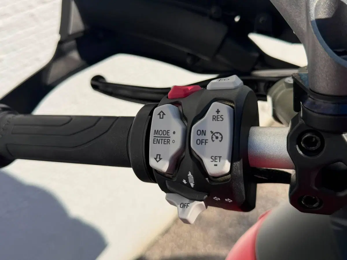 Ducati Multistrada V2 S (2022 - 24) (6)