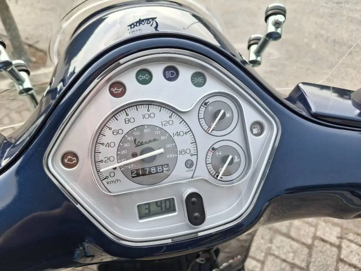 Vespa GTS 250 i.e. (5)