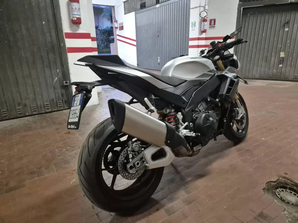Aprilia Tuono V4 (2025 - 26) (15)
