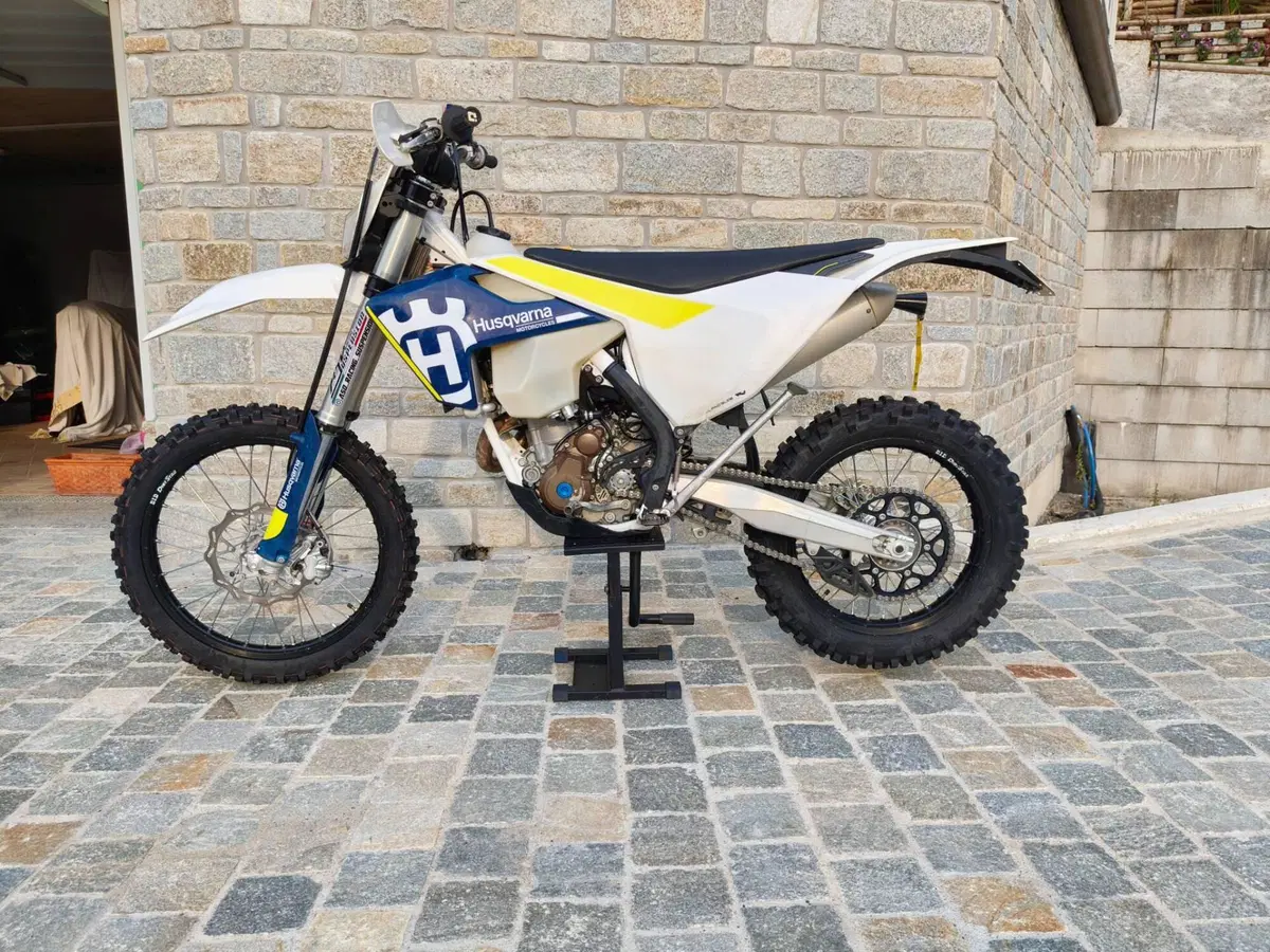 Husqvarna FE 350 (2017) (2)