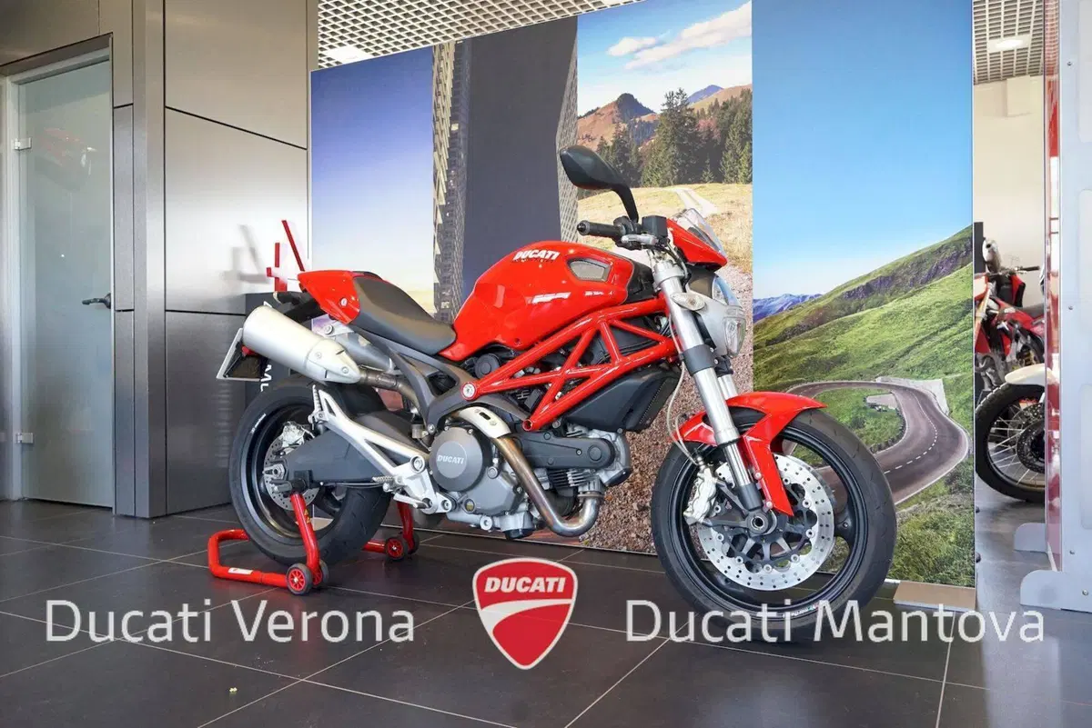 Ducati Monster 696 Plus (2007 - 14) (2)