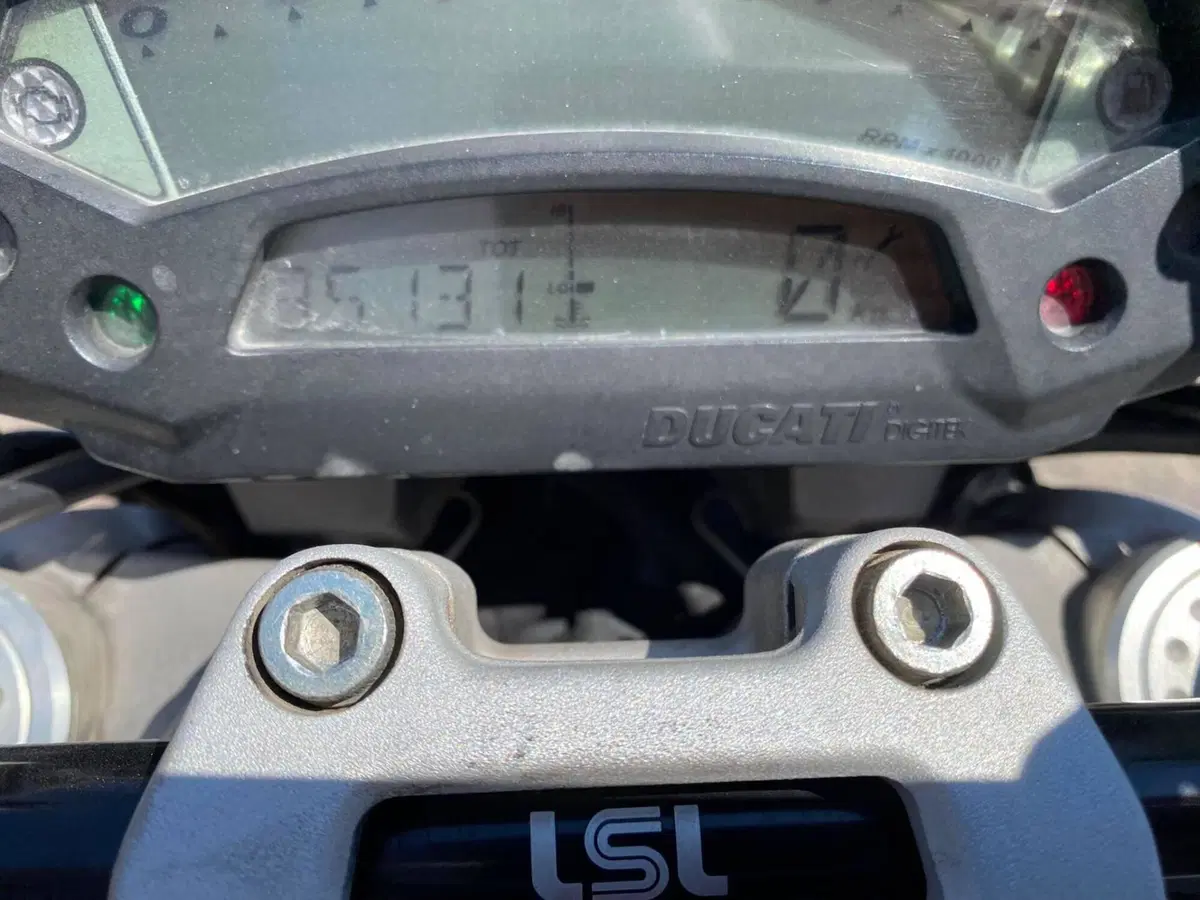 Ducati Monster 696 (2008 - 13) (3)