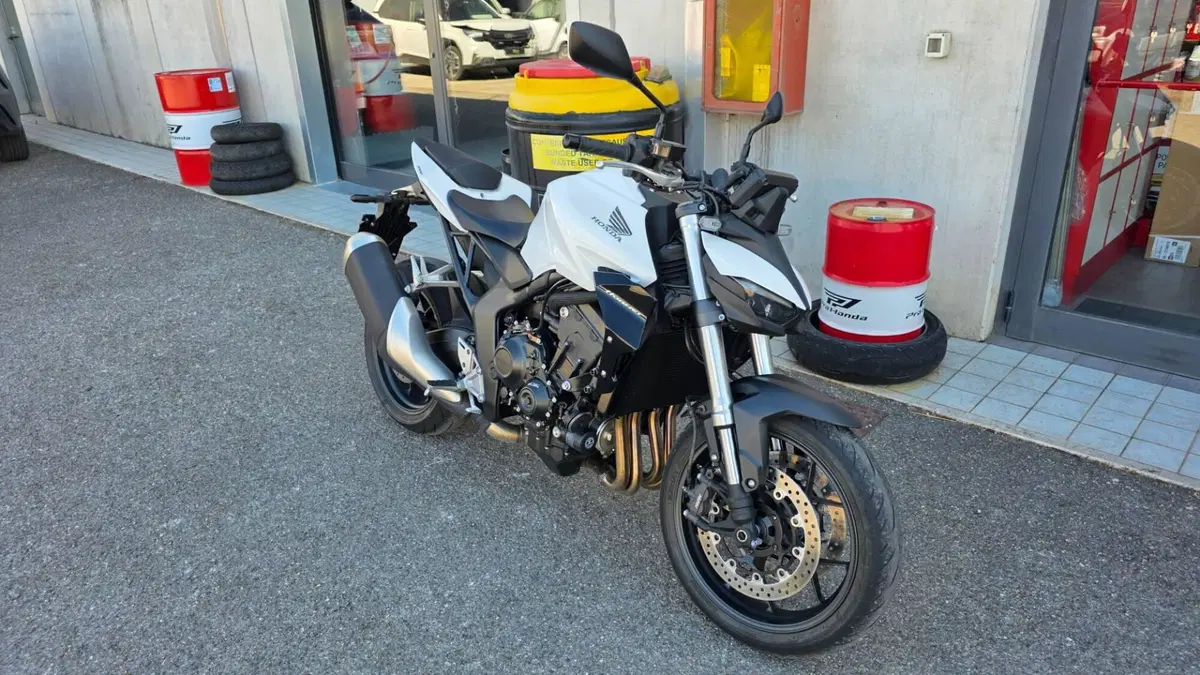 Honda CB 1000 Hornet (2025 - 26) (3)