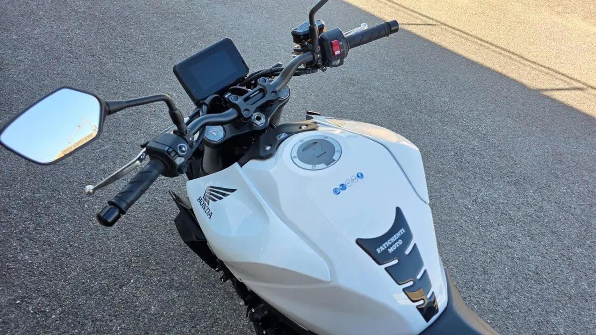 Honda CB 1000 Hornet (2025 - 26) (5)