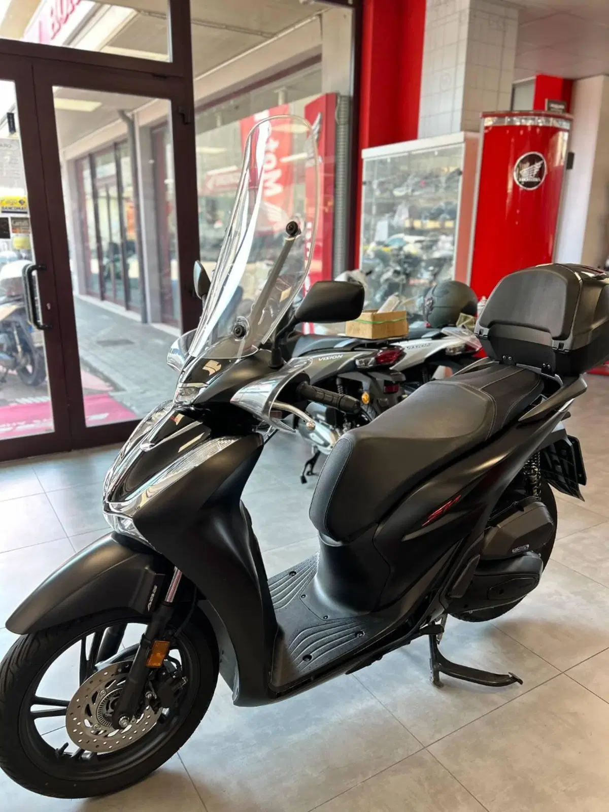 Honda SH 125i Sport (2022 - 23) (2)