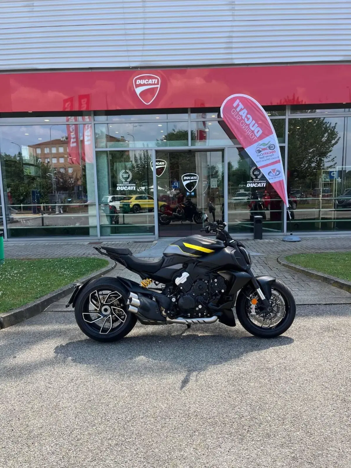 Ducati Diavel V4 (2023 - 26) (3)