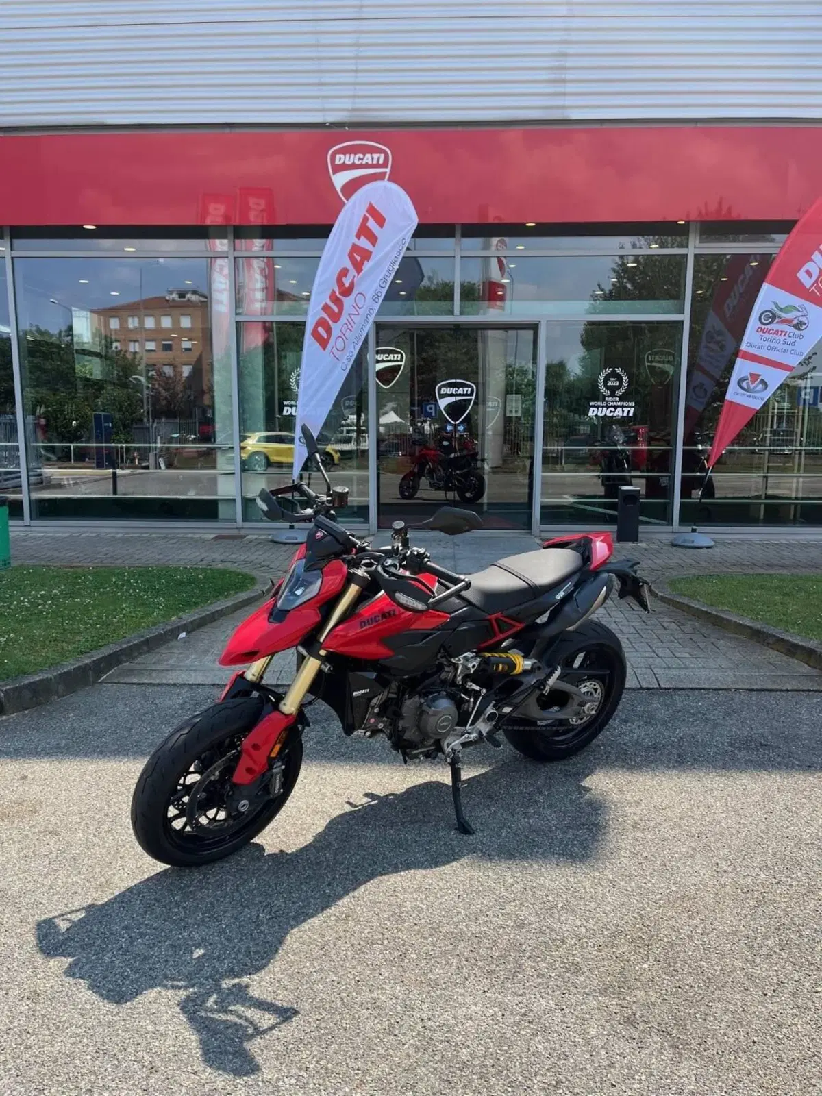 Ducati Hypermotard V2 (2026) (3)