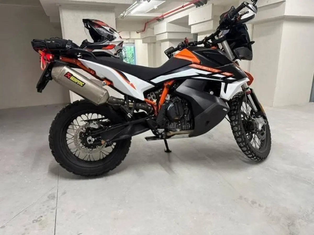 KTM 890 Adventure (2022) (2)