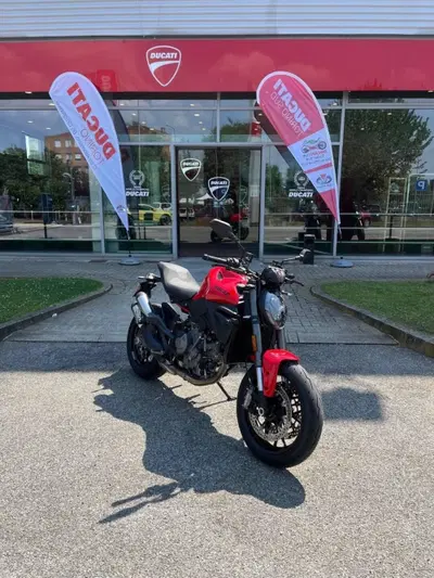 Ducati Monster 890 (2026) usata