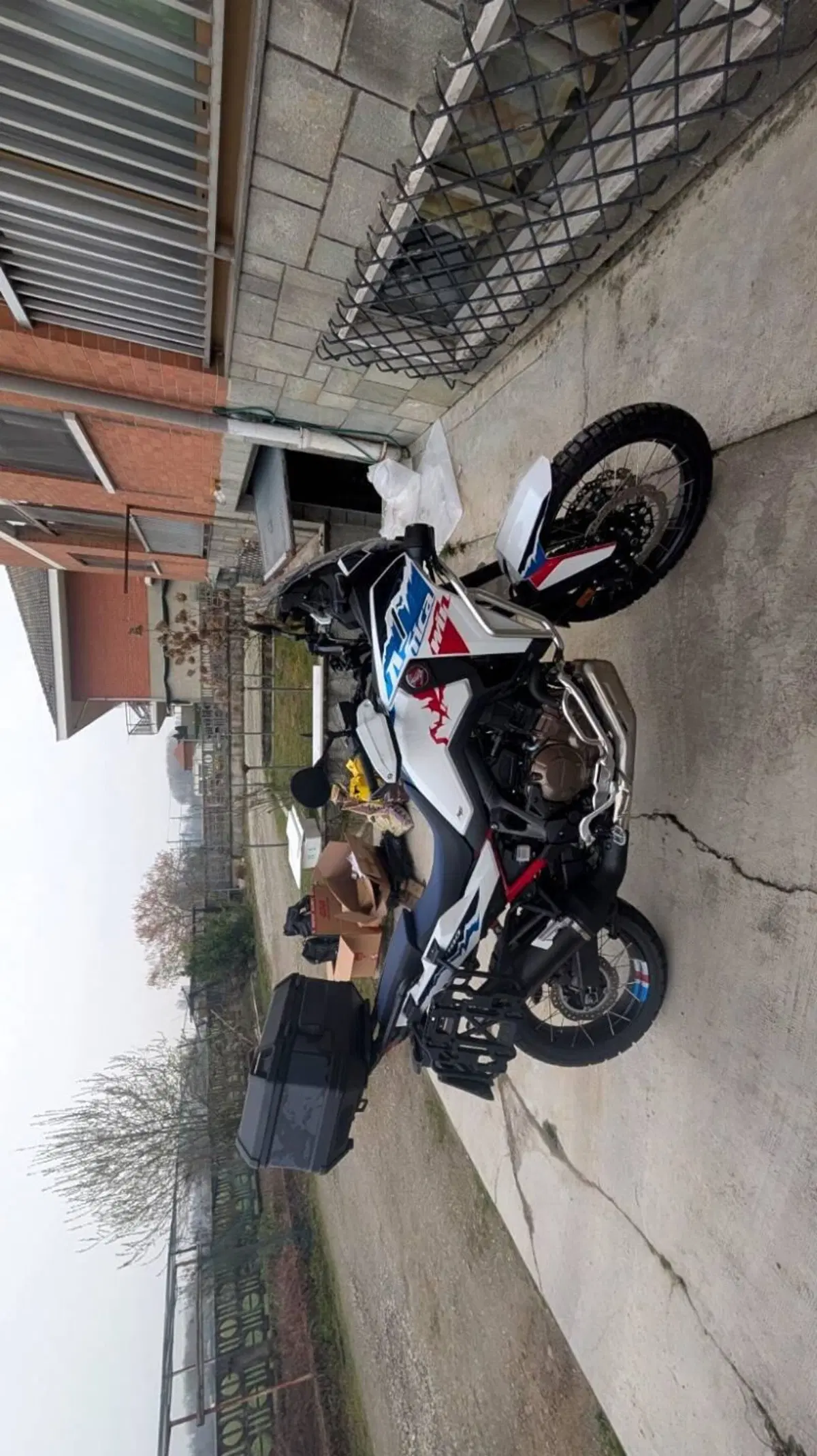 Honda Africa Twin CRF 1100L ES (2024 - 26) (4)
