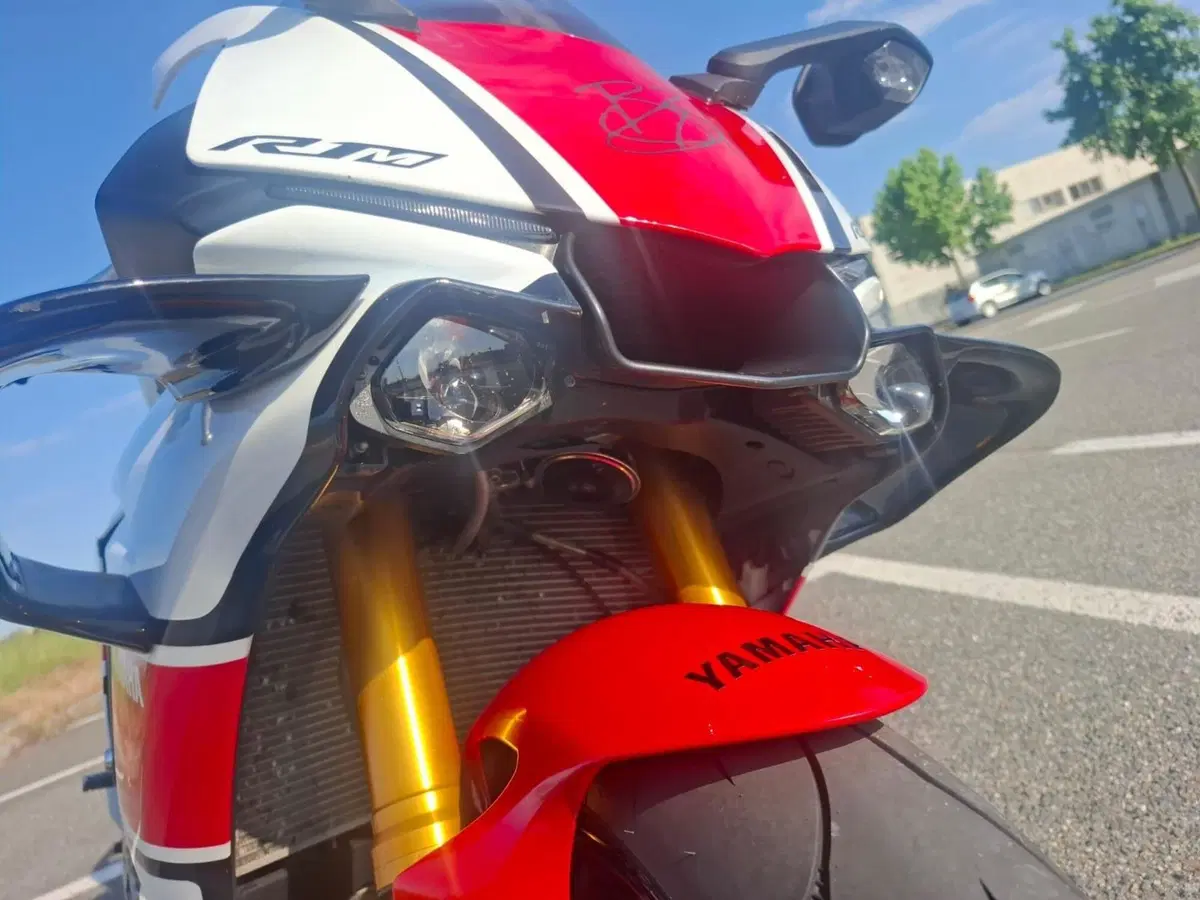 Yamaha YZF R1 (2017 - 19) (6)